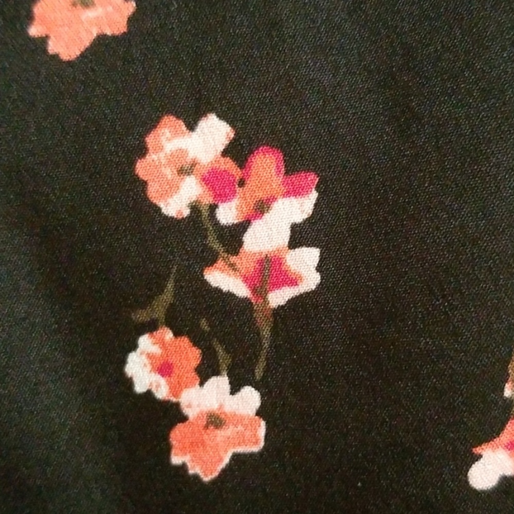 City Streets | Floral Spaghetti Strap Romper - Picture 8 of 8